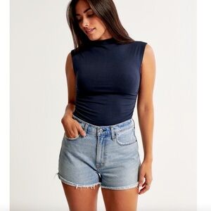 Abercrombie & Fitch - Curve Love High Rise Mom Short